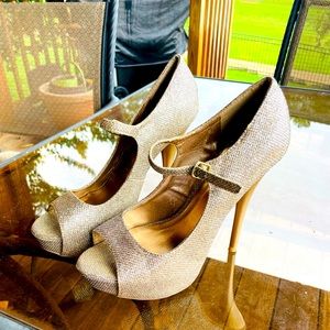 Gold, sparkling platform heels, like new, Shoes, size 9, heels 5.5”